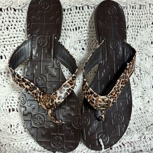 Leather leopard strap sandals